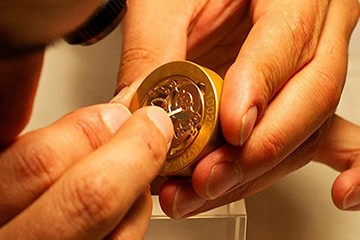 劳力士放久了不走了